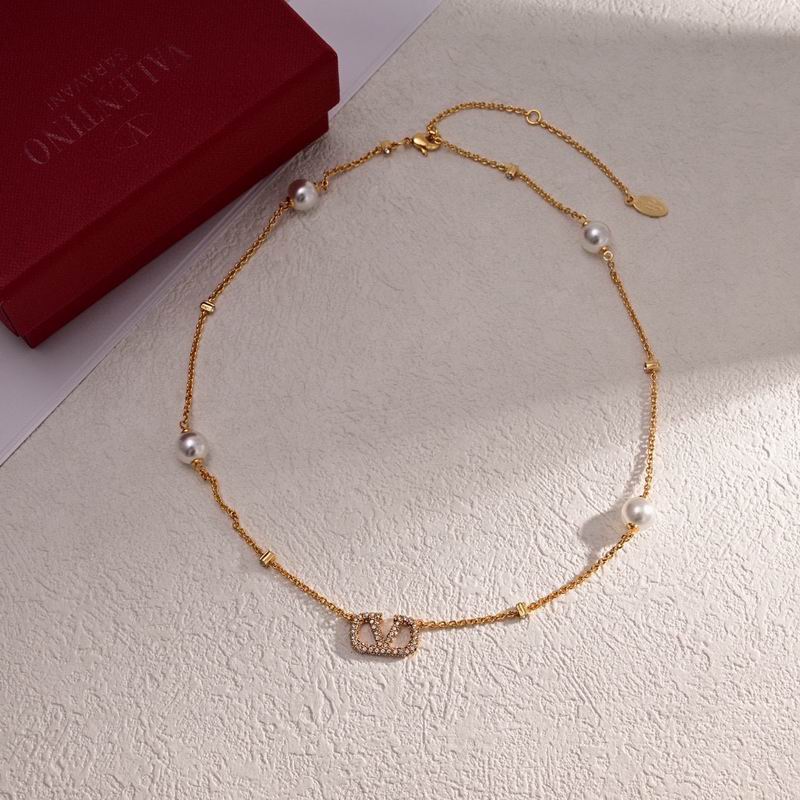 Valentino suits 01yxh7